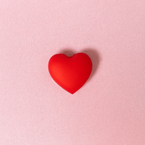 pin para fonendo y martillo corazón