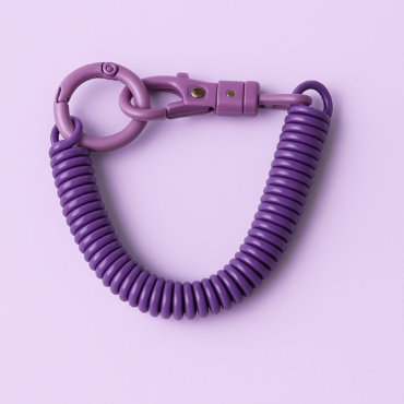 llavero tipo resorte morado
