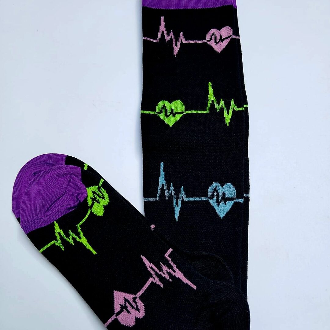 Medias de compresión negras EKG