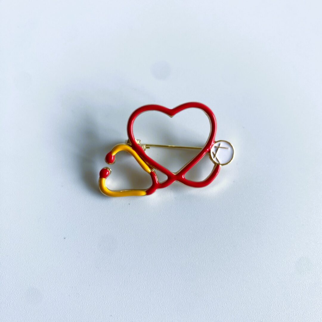 Broche Fonendo en forma de Corazón