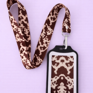 Lanyard Portacarnet Estampado Animal Print Vaca – Diseño Moderno y Resistente