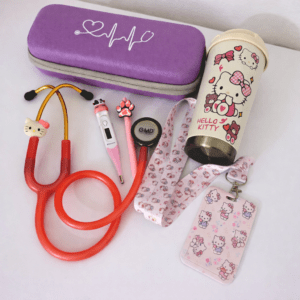 Kit Hello Kitty Veterinaria Fonendoscopio Termómetro Portacarnet Termo
