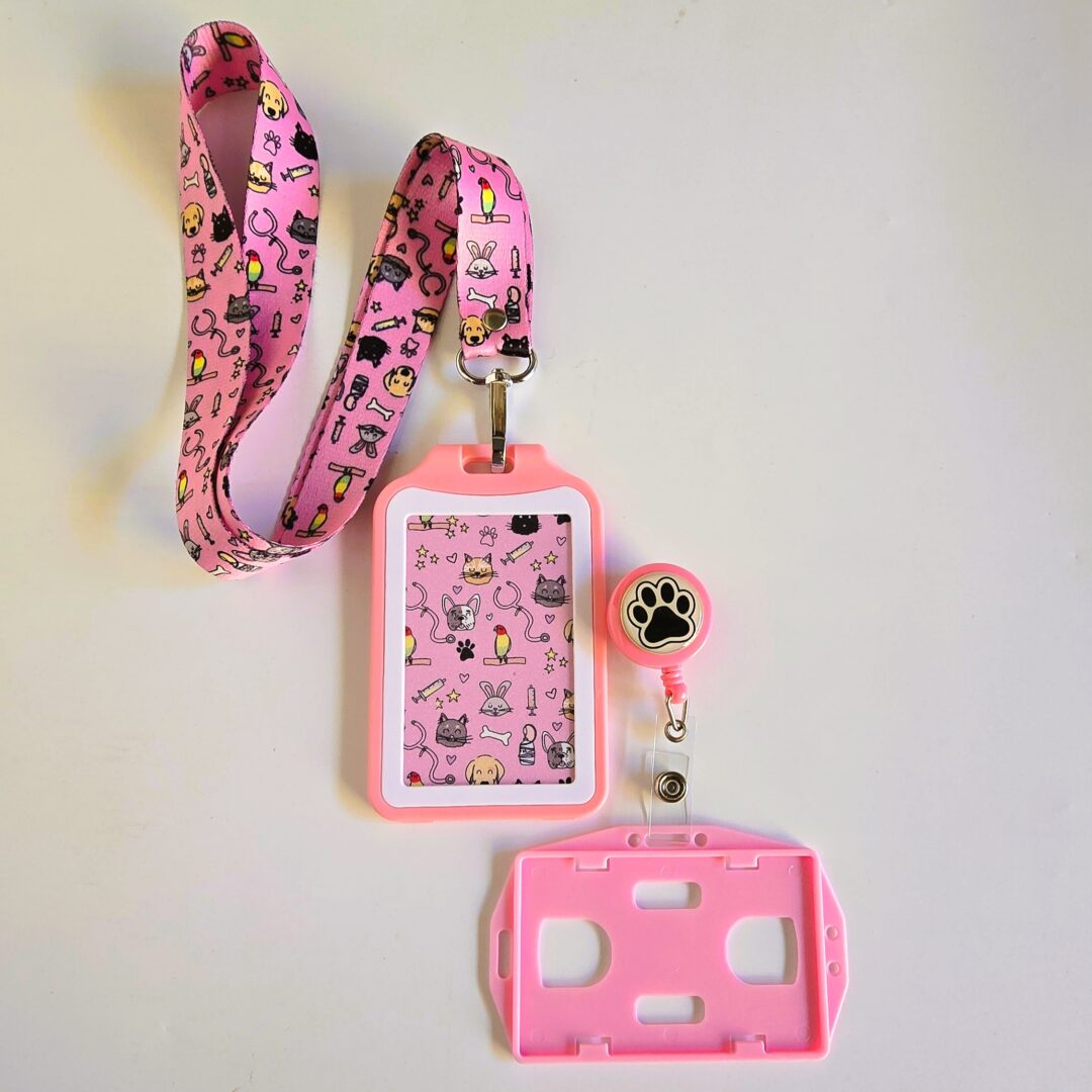 Kit Landyard + Yoyo + Escarapela Veterinaria Rosa